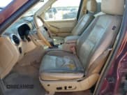 ✅ 2006 Ford Explorer Eddie Bauer • VIN: 1FMEU74E46UB12936 • Лот: 90474645. Опубликован ранее на Copart с пробегом 309 968 миль. Бесплатный доступ к архиву аукционных продаж из США и подробный отчёт об истории автомобиля на DreamBid. Изображение 7.