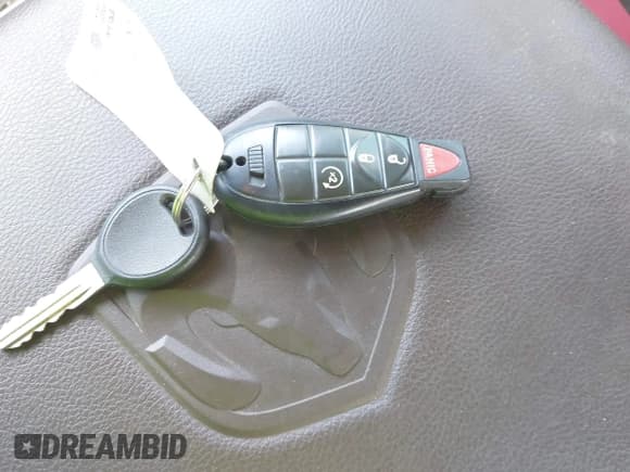 ✅ 2010 Dodge 1500 Sport • VIN: 1D7RV1CT5AS144417 • Lot: 43027380. Wystawiony na IAAI z przebiegiem 123 759 mil. Bezpłatny archiwum sprzedaży aukcyjnych z USA i szczegółowy raport historii pojazdu na DreamBid. Zdjęcie 9.