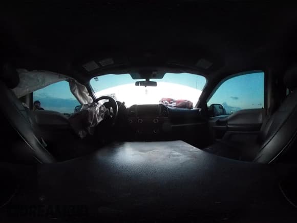 ✅ 2020 Ford F-150 XL • VIN: 1FTEW1EP3LKE34910 • Lot: 43230814. Wystawiony na IAAI z przebiegiem 113 099 mil. Bezpłatny archiwum sprzedaży aukcyjnych z USA i szczegółowy raport historii pojazdu na DreamBid. Zdjęcie 18.