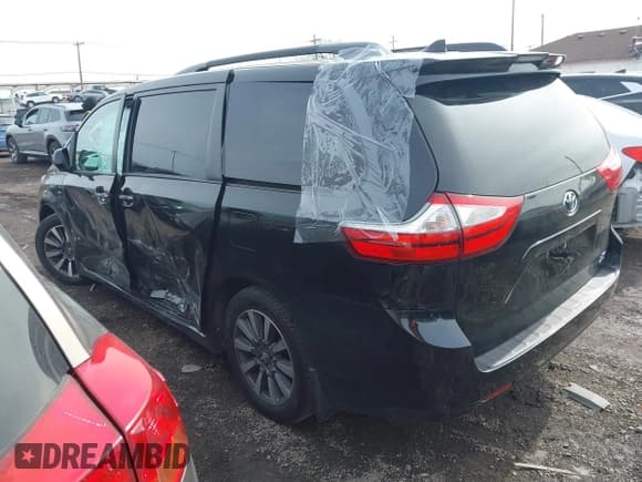 ✅ 2018 Toyota Sienna XLE • VIN: 5TDDZ3DC9JS190621 • Lot: 41777729. Listed on IAAI with 96,089 mi. Free auction sales archive from the USA and detailed vehicle history report at DreamBid. Image 3.