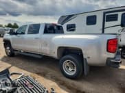 ✅ 2015 GMC Sierra 3500HD SLT • VIN: 1GT423C89FF128502 • Лот: 71506535. Опубликован ранее на Copart с пробегом 213 523 миль. Бесплатный доступ к архиву аукционных продаж из США и подробный отчёт об истории автомобиля на DreamBid. Изображение 2.