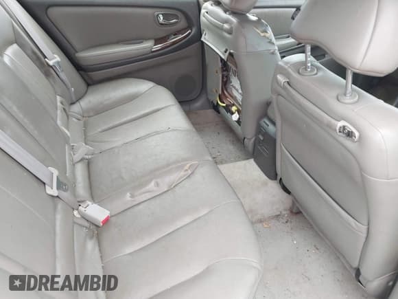 ✅ 2001 Infiniti I30 Luxury • VIN: JNKCA31A91T035878 • Lot: 42615867. Listed on IAAI with 231,434 mi. Free auction sales archive from the USA and detailed vehicle history report at DreamBid. Image 8.