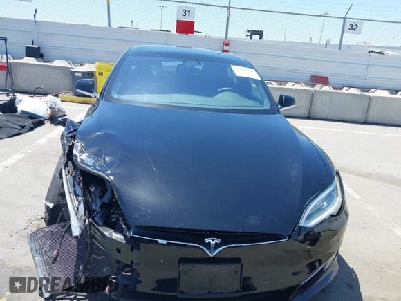 ✅ 2019 Tesla Model S 75D • VIN: 5YJSA1E22KF304098 • Lot: 42293794. Listed on IAAI with 49,545 mi. Free auction sales archive from the USA and detailed vehicle history report at DreamBid. Image 12.