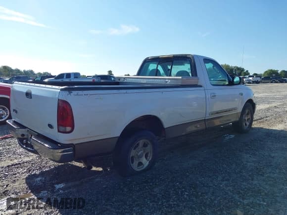 ✅ 2003 Ford F-150 XL • VIN: 1FTRF172X3NA79784 • Lot: 42978583. Listed on IAAI with 201,271 mi. Free auction sales archive from the USA and detailed vehicle history report at DreamBid. Image 4.