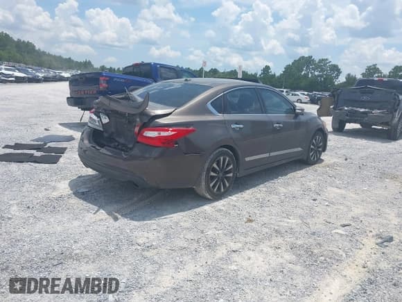 ✅ 2016 Nissan Altima SV • VIN: 1N4AL3AP6GC110722 • Lot: 42791578. Wystawiony na IAAI z przebiegiem 205 805 mil. Bezpłatny archiwum sprzedaży aukcyjnych z USA i szczegółowy raport historii pojazdu na DreamBid. Zdjęcie 4.