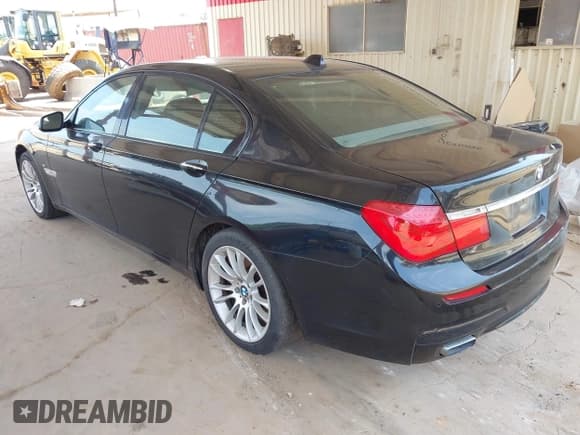 ✅ 2012 BMW 7 Series 750Li • VIN: WBAKB8C53CC963323 • Lot: 42879517. Wystawiony na IAAI z przebiegiem 161 381 mil. Bezpłatny archiwum sprzedaży aukcyjnych z USA i szczegółowy raport historii pojazdu na DreamBid. Zdjęcie 3.