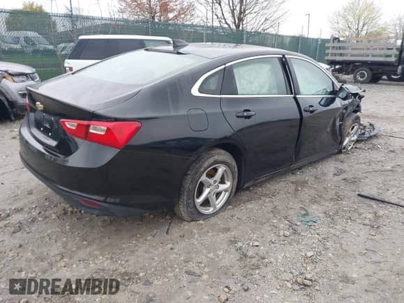 2018 Chevrolet Malibu LS z VIN 1G1ZC5ST3JF161064, wystawiony jako IAAI lot #42008987 z przebiegiem 72 911 mil mil oraz . Historia ofert i sprzedaży dostępna na DreamBid. Obrazek 4.