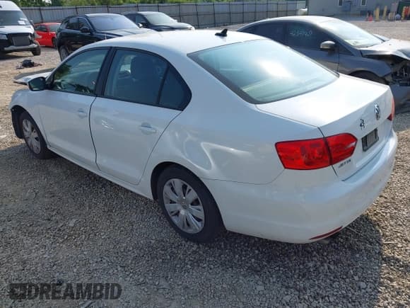 ✅ 2014 Volkswagen Jetta SE • VIN: 3VWD17AJ2EM415210 • Lot: 42432790. Wystawiony na IAAI z przebiegiem 214 118 mil. Bezpłatny archiwum sprzedaży aukcyjnych z USA i szczegółowy raport historii pojazdu na DreamBid. Zdjęcie 3.