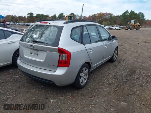 ✅ 2008 Kia Rondo LX • VIN: KNAFG526587154739 • Lot: 43599183. Listed on IAAI with 152,616 mi. Free auction sales archive from the USA and detailed vehicle history report at DreamBid. Image 4.