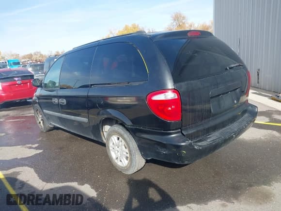✅ 2005 Dodge Caravan SE • VIN: 1D4GP24R95B190555 • Lot: 43542214. Wystawiony na IAAI z przebiegiem 321 801 mil. Bezpłatny archiwum sprzedaży aukcyjnych z USA i szczegółowy raport historii pojazdu na DreamBid. Zdjęcie 3.