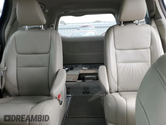 ✅ 2019 Toyota Sienna XLE • VIN: 5TDDZ3DC9KS220525 • Лот: 72055095. Опубликован ранее на Copart с пробегом 89 745 миль. Бесплатный доступ к архиву аукционных продаж из США и подробный отчёт об истории автомобиля на DreamBid. Изображение 10.