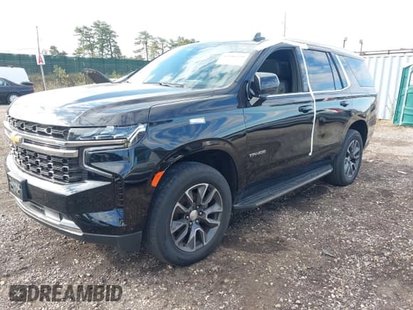 ✅ 2021 Chevrolet Tahoe LT • VIN: 1GNSKNKD1MR384072 • Lot: 43506559. Listed on IAAI with 82,939 mi. Free auction sales archive from the USA and detailed vehicle history report at DreamBid. Image 2.