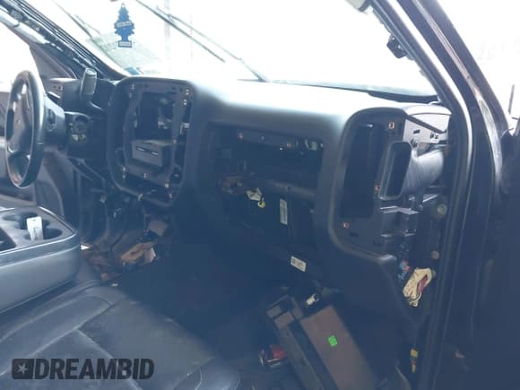 ✅ 2017 Chevrolet Silverado 2500HD LT • VIN: 1GC1KVEY7HF120235 • Lot: 42770202. Wystawiony na IAAI z przebiegiem 110 417 mil. Bezpłatny archiwum sprzedaży aukcyjnych z USA i szczegółowy raport historii pojazdu na DreamBid. Zdjęcie 6.