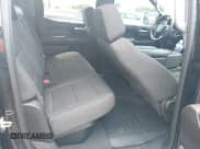 ✅ 2023 Chevrolet Silverado 1500 Custom • VIN: 3GCPABEK6PG212991 • Lot: 42938666. Wystawiony na IAAI z przebiegiem 68 960 mil. Bezpłatny archiwum sprzedaży aukcyjnych z USA i szczegółowy raport historii pojazdu na DreamBid. Zdjęcie 8.