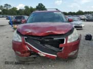 ✅ 2012 Chevrolet Traverse 1LT • VIN: 1GNKRGED6CJ365095 • Lot: 67390994. Wystawiony na Copart z przebiegiem 176 378 mil. Bezpłatny archiwum sprzedaży aukcyjnych z USA i szczegółowy raport historii pojazdu na DreamBid. Zdjęcie 5.
