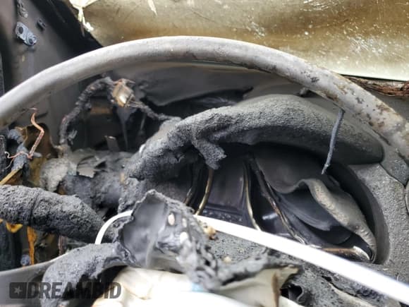 ✅ 2018 Hyundai Santa Fe 2.4L • VIN: 5NMZUDLB6JH090014 • Лот: 40852524. Опубликован ранее на Copart с пробегом Не указан. Бесплатный доступ к архиву аукционных продаж из США и подробный отчёт об истории автомобиля на DreamBid. Изображение 9.