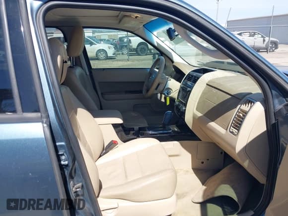 ✅ 2012 Ford Escape Limited • VIN: 1FMCU0E70CKB53425 • Lot: 41818191. Wystawiony na IAAI z przebiegiem 140 977 mil. Bezpłatny archiwum sprzedaży aukcyjnych z USA i szczegółowy raport historii pojazdu na DreamBid. Zdjęcie 5.