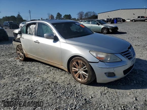 ✅ 2011 Hyundai Genesis • VIN: KMHGC4DE0BU115255 • Лот: 84972065. Опубликован ранее на Copart с пробегом 240 038 миль. Бесплатный доступ к архиву аукционных продаж из США и подробный отчёт об истории автомобиля на DreamBid. Изображение 4.