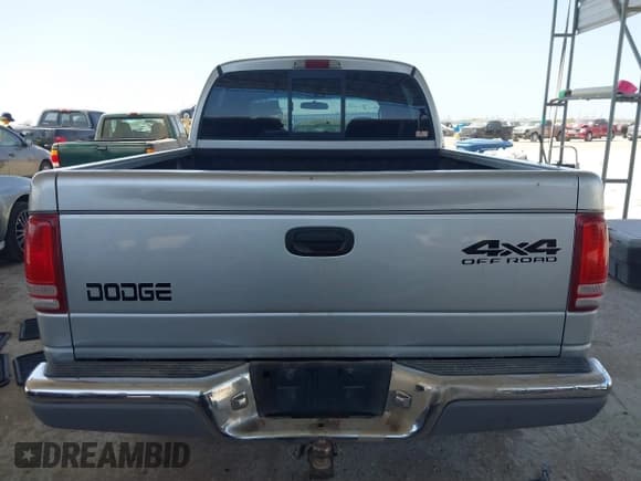 ✅ 2002 Dodge Dakota SLT • VIN: 1B7HG48N62S546119 • Lot: 41826998. Wystawiony na IAAI z przebiegiem 157 761 mil. Bezpłatny archiwum sprzedaży aukcyjnych z USA i szczegółowy raport historii pojazdu na DreamBid. Zdjęcie 16.