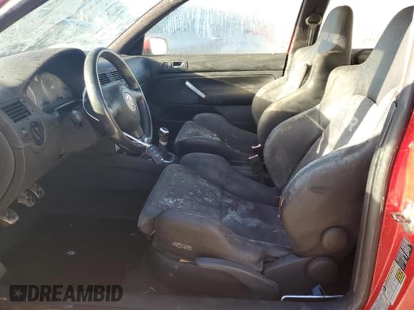 ✅ 2004 Volkswagen R32 • VIN: WVWKG61J04D094250 • Лот: 91772625. Опубликован ранее на Copart с пробегом 154 571 миль. Бесплатный доступ к архиву аукционных продаж из США и подробный отчёт об истории автомобиля на DreamBid. Изображение 7.