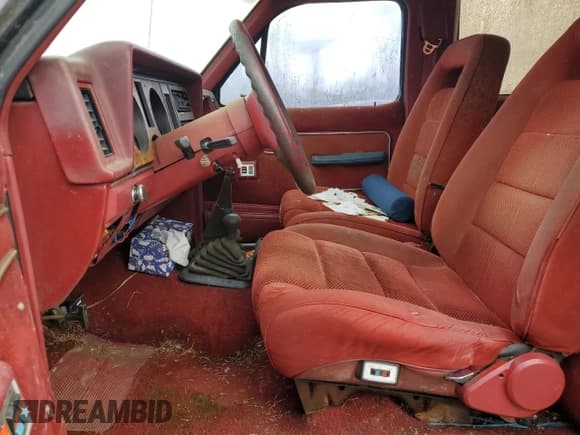 ✅ 1988 Ford Bronco • VIN: 1FMCU14T9JUB47838 • Lot: 48747975. Wystawiony na Copart z przebiegiem 238 774 mil. Bezpłatny archiwum sprzedaży aukcyjnych z USA i szczegółowy raport historii pojazdu na DreamBid. Zdjęcie 7.