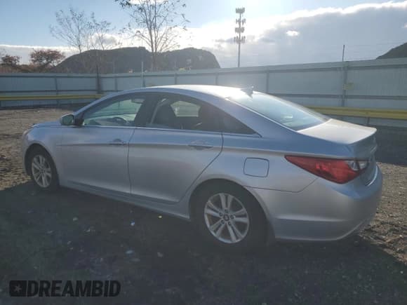✅ 2013 Hyundai Sonata GLS • VIN: 5NPEB4AC8DH696325 • Лот: 84906725. Опубликован ранее на Copart с пробегом 123 197 миль. Бесплатный доступ к архиву аукционных продаж из США и подробный отчёт об истории автомобиля на DreamBid. Изображение 2.
