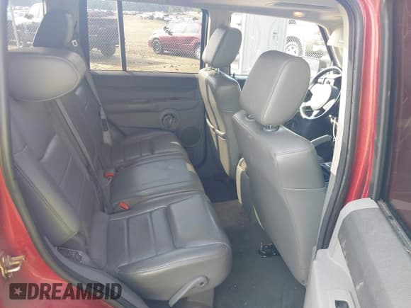 ✅ 2006 Jeep Commander • VIN: 1J8HH48NX6C189274 • Lot: 42883254. Listed on IAAI with 168,690 mi. Free auction sales archive from the USA and detailed vehicle history report at DreamBid. Image 8.