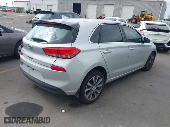 ✅ 2018 Hyundai Elantra • VIN: KMHH35LE8JU030089 • Lot: 43422888. Listed on IAAI with 124,327 mi. Free auction sales archive from the USA and detailed vehicle history report at DreamBid. Image 4.
