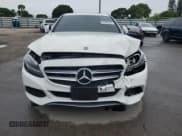 ✅ 2018 Mercedes-Benz C 300 • VIN: 55SWF4KB0JU241962 • Lot: 81003185. Wystawiony na Copart z przebiegiem 61 708 mil. Bezpłatny archiwum sprzedaży aukcyjnych z USA i szczegółowy raport historii pojazdu na DreamBid. Zdjęcie 5.