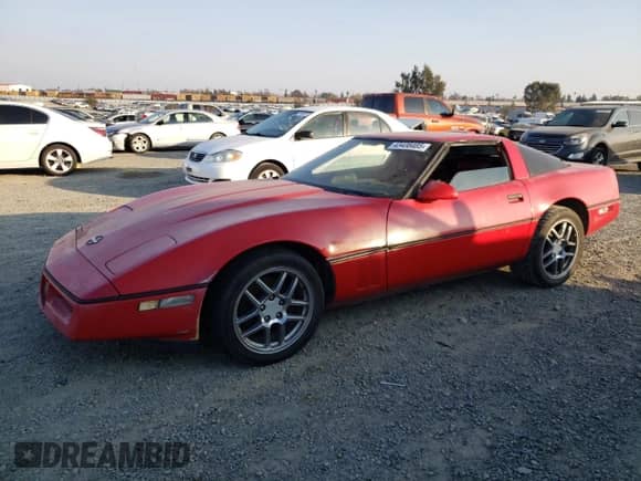 1990 Chevrolet Corvette with VIN 1G1YY2380L5100284, listed as a Copart auction lot 43438485 with 151,173 mi miles and Clean title. Bid and sale history available at DreamBid. Image 1.