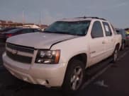 ✅ 2008 Chevrolet Avalanche 1LT • VIN: 3GNFK12338G239946 • Лот: 43812690. Опубликован ранее на IAAI с пробегом 223 627 миль. Бесплатный доступ к архиву аукционных продаж из США и подробный отчёт об истории автомобиля на DreamBid. Изображение 2.