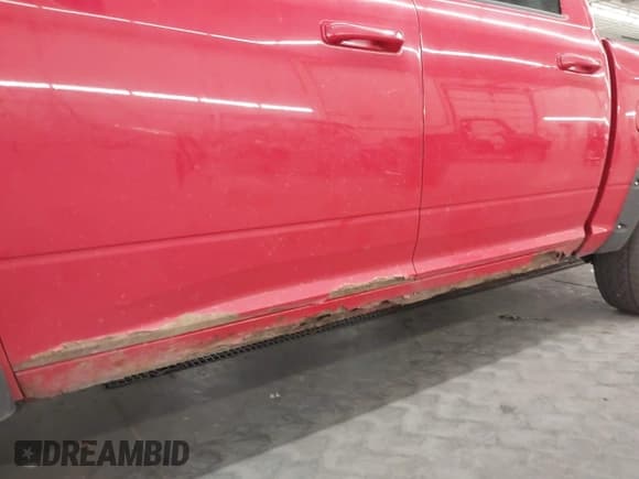 ✅ 2011 Ram 1500 Laramie • VIN: 1D7RV1CT3BS519237 • Lot: 43735352. Wystawiony na IAAI z przebiegiem 286 581 mil. Bezpłatny archiwum sprzedaży aukcyjnych z USA i szczegółowy raport historii pojazdu na DreamBid. Zdjęcie 17.