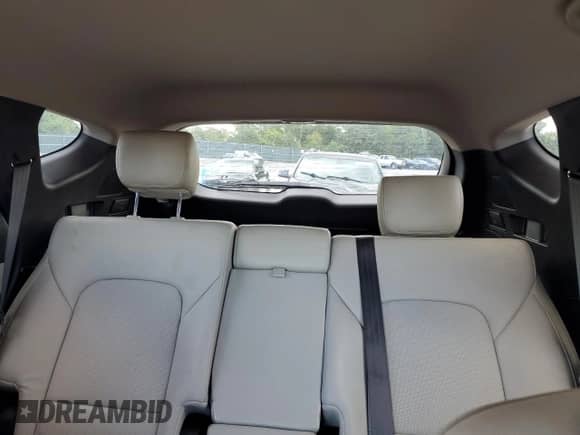 2017 Hyundai Santa Fe 2.4L z VIN 5NMZU3LB2HH041686, wystawiony jako Copart lot #84218665 z przebiegiem 146 906 mil mil oraz Czysty tytuł • Clean title. Historia ofert i sprzedaży dostępna na DreamBid. Obrazek 10.