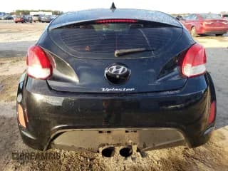 ✅ 2016 Hyundai Veloster • VIN: KMHTC6AD3GU273831 • Lot: 87689275. Wystawiony na Copart z przebiegiem 108 387 mil. Bezpłatny archiwum sprzedaży aukcyjnych z USA i szczegółowy raport historii pojazdu na DreamBid. Zdjęcie 6.