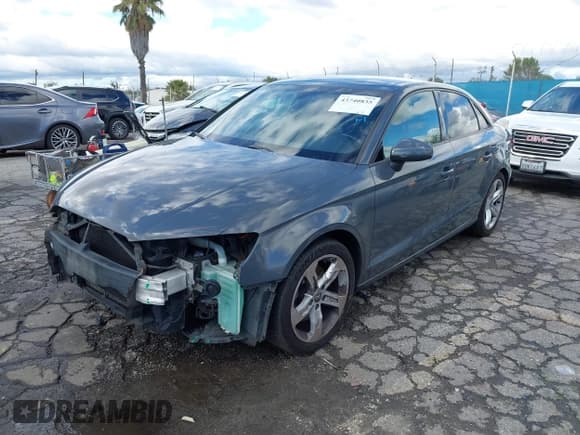 ✅ 2017 Audi A3 Premium • VIN: WAUAUGFF3H1037852 • Лот: 43740835. Опубликован ранее на IAAI с пробегом 131 577 миль. Бесплатный доступ к архиву аукционных продаж из США и подробный отчёт об истории автомобиля на DreamBid. Изображение 18.