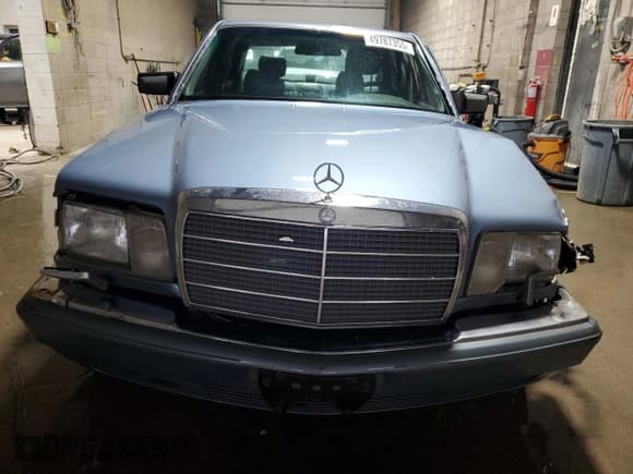 ✅ 1986 Mercedes-Benz 560 • VIN: WDBCA39DXGA213770 • Лот: 49787355. Опубликован ранее на Copart с пробегом 218 547 миль. Бесплатный доступ к архиву аукционных продаж из США и подробный отчёт об истории автомобиля на DreamBid. Изображение 5.