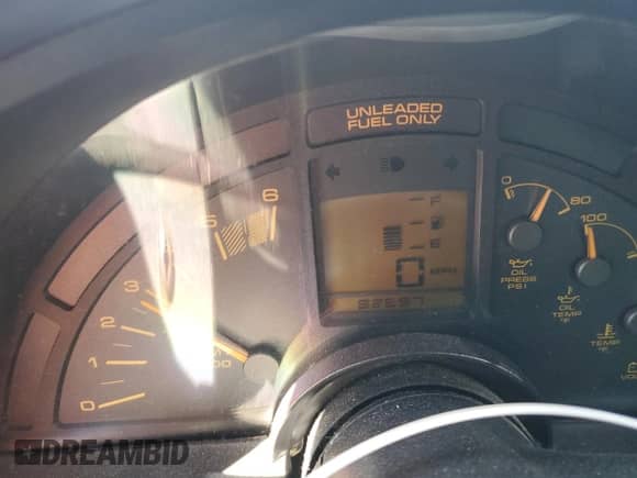 1990 Chevrolet Corvette с VIN 1G1YY2383L5120254, выставлен на аукционе Copart как лот 90082015 с пробегом 82 697 миль миль и Списание • Salvage title. История ставок и продаж доступна на DreamBid. Изображение 9.