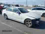 2014 BMW 3 Series 328i с VIN WBA3C1C57EK107752, выставлен на аукционе IAAI как лот 43295470 с пробегом 107 767 миль миль и . История ставок и продаж доступна на DreamBid. Изображение 1.