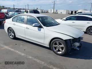 2014 BMW 3 Series 328i z VIN WBA3C1C57EK107752, wystawiony jako IAAI lot #43295470 z przebiegiem 107 767 mil mil oraz . Historia ofert i sprzedaży dostępna na DreamBid. Obrazek 1.