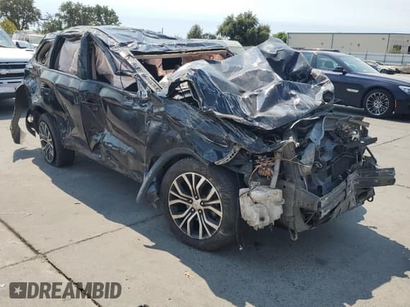 ✅ 2018 Mitsubishi Outlander ES • VIN: JA4AZ3A38JZ041150 • Лот: 70956205. Опубликован ранее на Copart с пробегом Не указан. Бесплатный доступ к архиву аукционных продаж из США и подробный отчёт об истории автомобиля на DreamBid. Изображение 4.