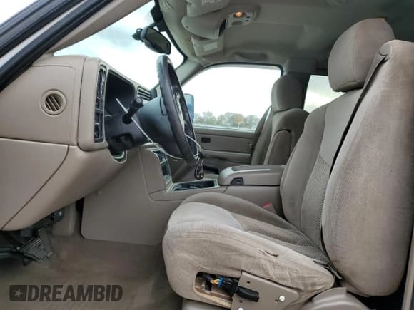 ✅ 2004 Chevrolet Silverado 1500 Z71 • VIN: 1GCEK19T94E179876 • Лот: 82718245. Опубликован ранее на Copart с пробегом 249 796 миль. Бесплатный доступ к архиву аукционных продаж из США и подробный отчёт об истории автомобиля на DreamBid. Изображение 7.