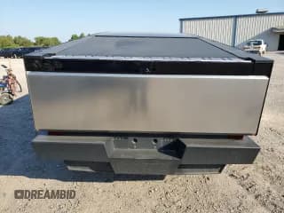 ✅ 2024 Tesla Cybertruck • VIN: 7G2CEHED2RA020834 • Lot: 73682154. Wystawiony na Copart z przebiegiem 9 221 mil. Bezpłatny archiwum sprzedaży aukcyjnych z USA i szczegółowy raport historii pojazdu na DreamBid. Zdjęcie 6.