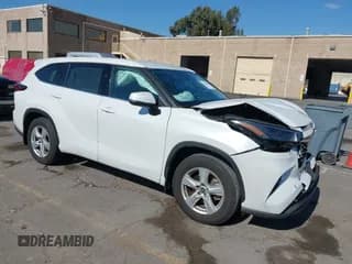 ✅ 2022 Toyota Highlander LE • VIN: 5TDBZRBH5NS576399 • Лот: 43316450. Опубликован ранее на IAAI с пробегом 18 488 миль. Бесплатный доступ к архиву аукционных продаж из США и подробный отчёт об истории автомобиля на DreamBid. Изображение 1.