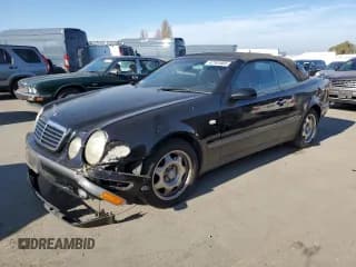 ✅ 1999 Mercedes-Benz CLK 320/430 • VIN: WDBLK65GXXT017539 • Lot: 42161605. Wystawiony na Copart z przebiegiem 120 046 mil. Bezpłatny archiwum sprzedaży aukcyjnych z USA i szczegółowy raport historii pojazdu na DreamBid. Zdjęcie 1.