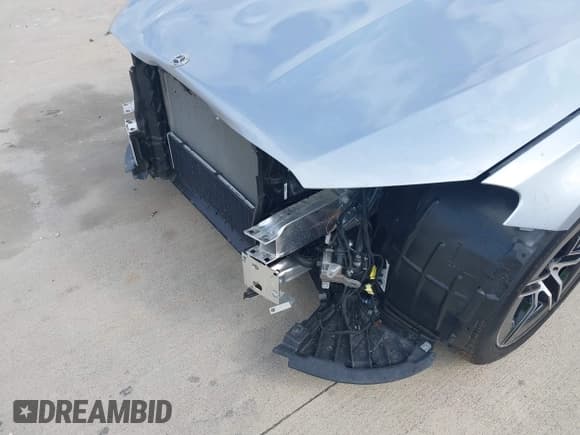 ✅ 2025 Mercedes-Benz E 350 • VIN: W1KLF4GB7SA156551 • Лот: 43628921. Опубликован ранее на IAAI с пробегом 3 902 миль. Бесплатный доступ к архиву аукционных продаж из США и подробный отчёт об истории автомобиля на DreamBid. Изображение 6.