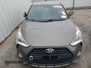 ✅ 2015 Hyundai Veloster Turbo • VIN: KMHTC6AE9FU229565 • Lot: 88311955. Wystawiony na Copart z przebiegiem Nie podano. Bezpłatny archiwum sprzedaży aukcyjnych z USA i szczegółowy raport historii pojazdu na DreamBid. Zdjęcie 5.