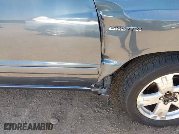 2002 Toyota Highlander z VIN JTEGF21A620036290, wystawiony jako IAAI lot #43007804 z przebiegiem 205 103 mil mil oraz . Historia ofert i sprzedaży dostępna na DreamBid. Obrazek 6.