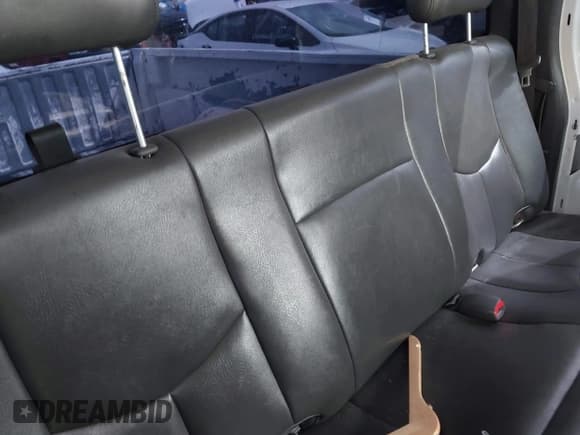 ✅ 2004 Chevrolet Silverado 1500 LS • VIN: 2GCEC19TX41117000 • Лот: 43299778. Опубликован ранее на IAAI с пробегом 219 972 миль. Бесплатный доступ к архиву аукционных продаж из США и подробный отчёт об истории автомобиля на DreamBid. Изображение 8.