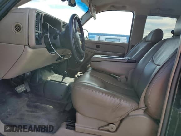 ✅ 2003 Chevrolet Silverado 2500HD LS • VIN: 1GCHK29U03E274062 • Lot: 82757165. Wystawiony na Copart z przebiegiem 329 319 mil. Bezpłatny archiwum sprzedaży aukcyjnych z USA i szczegółowy raport historii pojazdu na DreamBid. Zdjęcie 7.