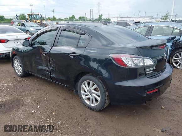 ✅ 2013 Mazda 3 i Grand Touring • VIN: JM1BL1W7XD1780499 • Lot: 42739955. Wystawiony na IAAI z przebiegiem 99 516 mil. Bezpłatny archiwum sprzedaży aukcyjnych z USA i szczegółowy raport historii pojazdu na DreamBid. Zdjęcie 3.
